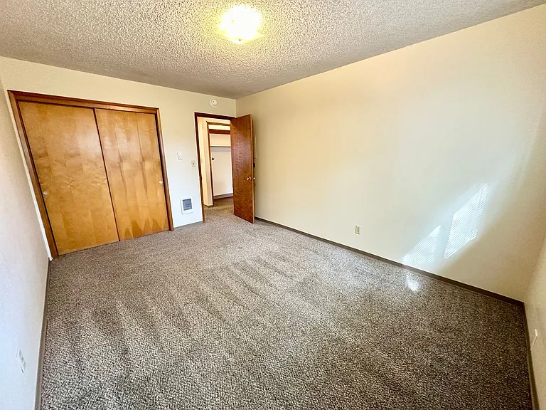 4507 Hillcrest Dr — Photo 14
