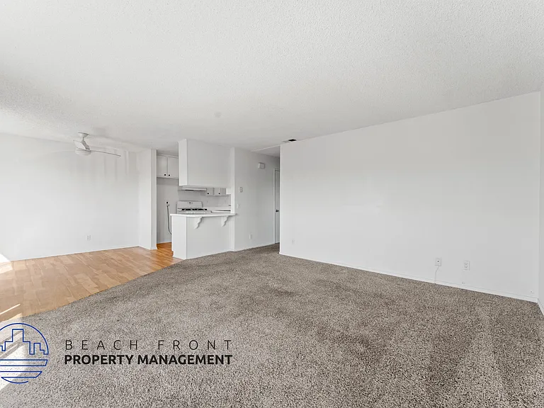9842 Hamilton Ave. — Photo 11