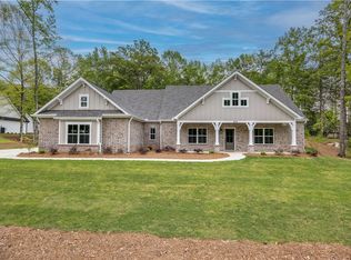 928 Ski Spray Point, Opelika, AL 36804