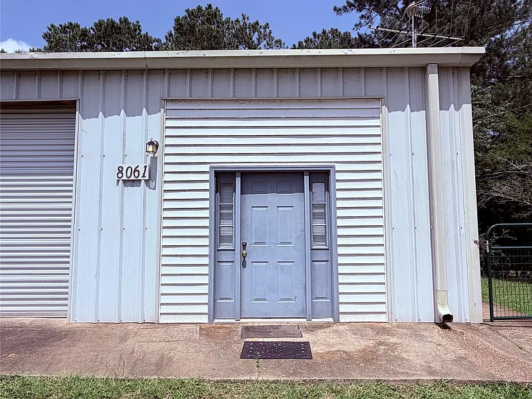8061 Central Plank Rd — Photo 1