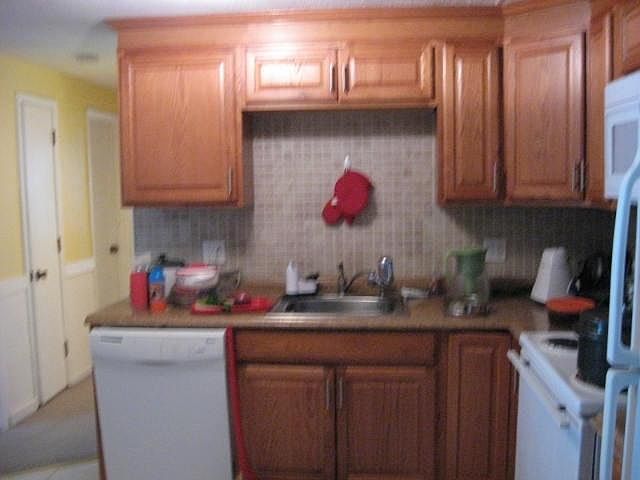 2nd image of 15 Spencer Rd APT 14E