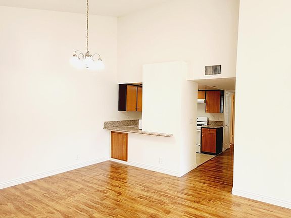 4th image of 1141 N Columbus Ave #3304