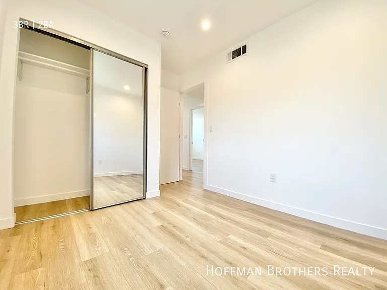 233 Rosemont Ave #8 — Photo 7