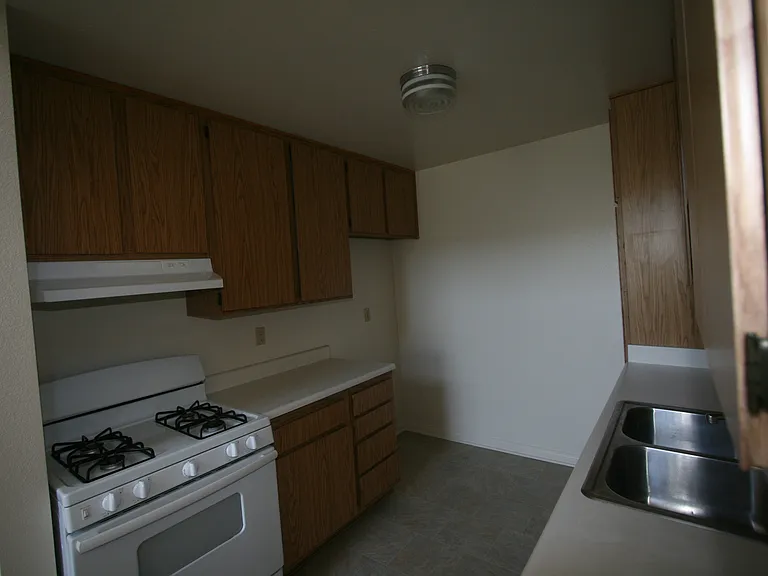 3637 Clarington Ave #213 — Photo 111