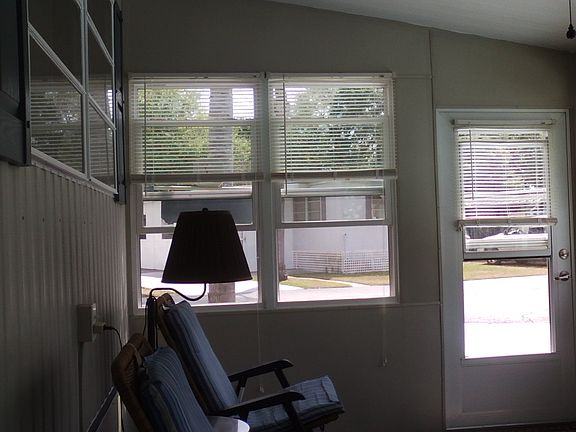 2nd image of 3 East Ln