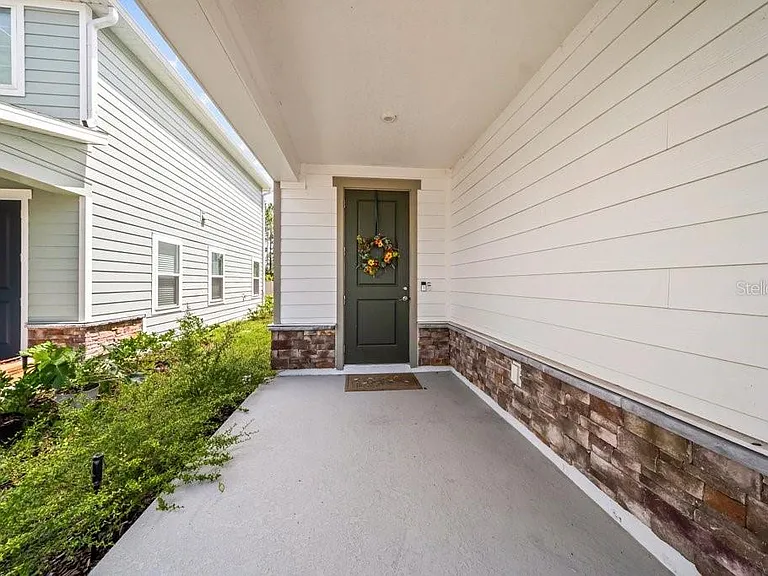 181 Tower Ct — Photo 2