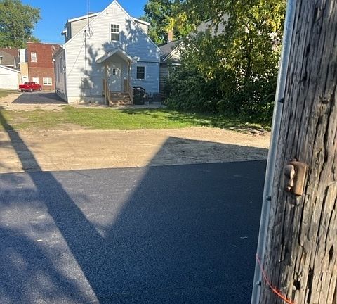 4th image of 1108 Lincoln St