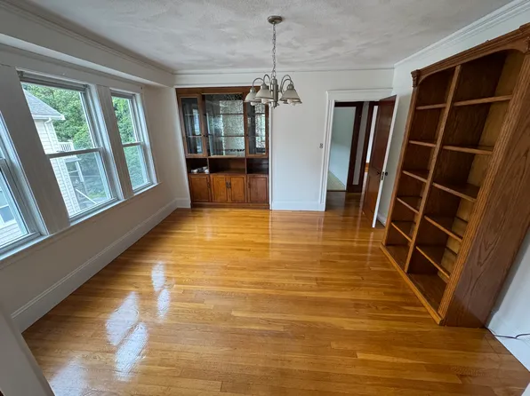 36 Brooks Ave, Arlington, MA 02474