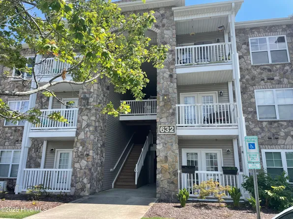 632 Condo Club Drive #210, Wilmington, NC 28412