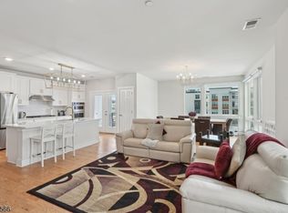 4 Vanderbilt Blvd #302, Florham Park, NJ 07932
