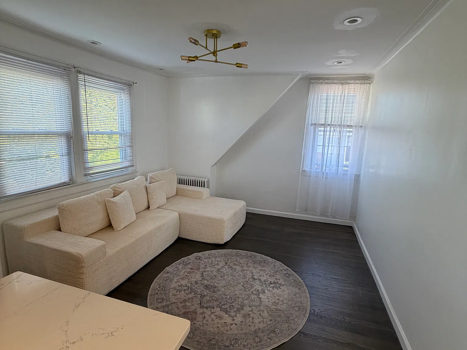 2456 Gladmore St — Photo 4