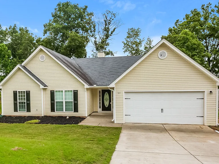 368 Embassy Dr — Photo 1