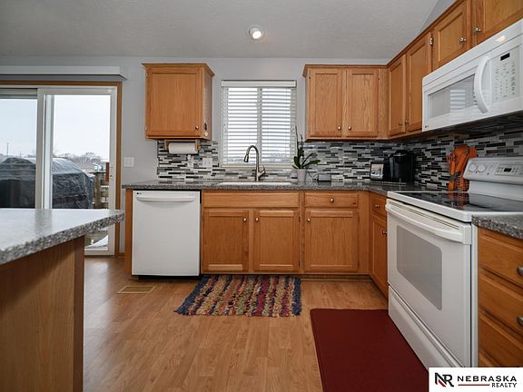 5th image of 1221 Devon Dr