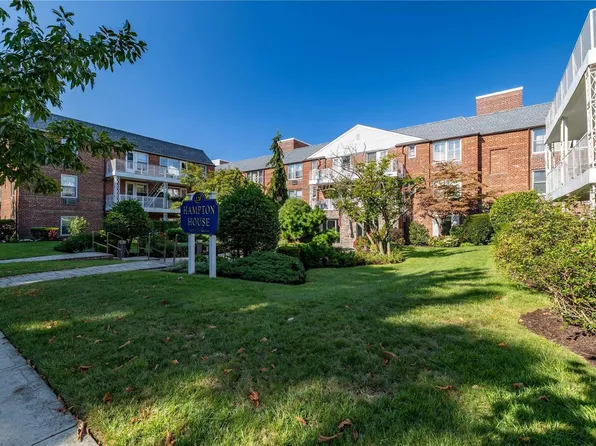 120 Morris Avenue #A6, Rockville Centre, NY 11570