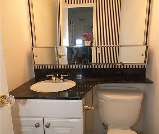 5th image of 300 Martine Ave APT 6F
