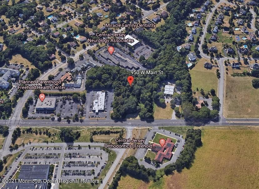 2nd image of 950 W Main St
