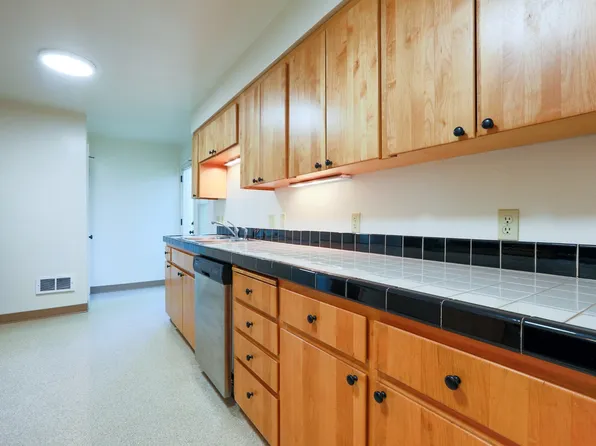 10277 SW Eastridge St #80, Portland, OR 97225