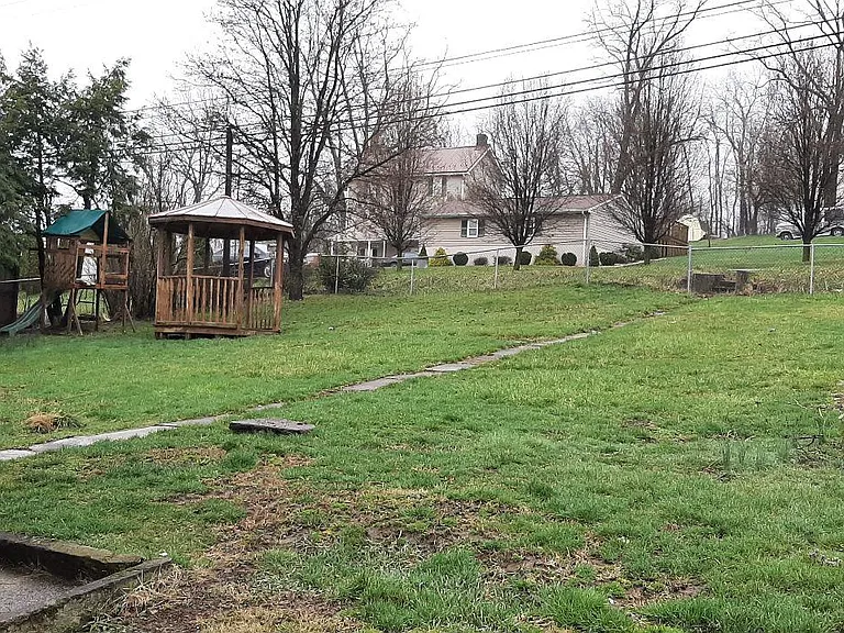 121 McKenna Ln — Photo 6