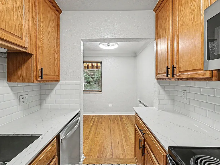 733 E 2nd Ave #105 — Photo 7