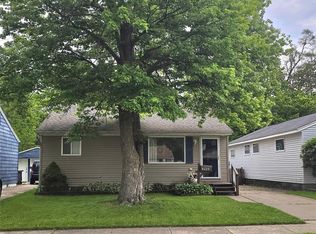 8225 Oak St, Taylor, MI