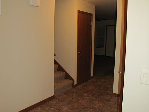 5th image of 231 S Sawyer St Unit 06