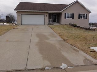 595 Bauer Ln, Rio, WI 53960