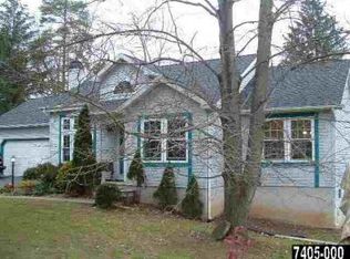 2421 Log Cabin Rd, York, PA 17408