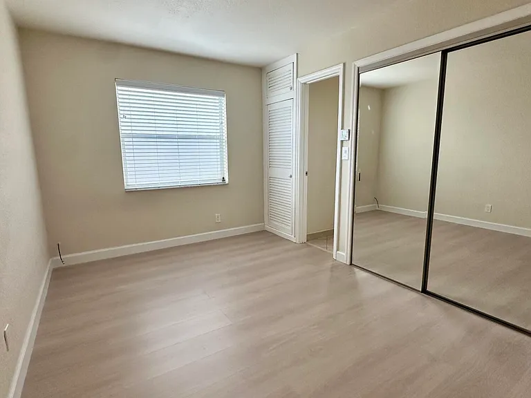 815 Middle River Dr #110 — Photo 10