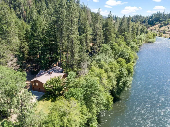 2231 Old Ferry Rd, Shady Cove, OR 97539