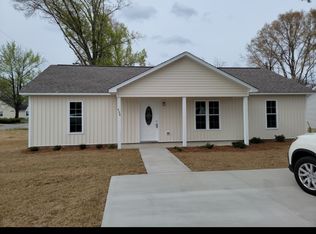 408 7th St #1, Maysville, NC 28555