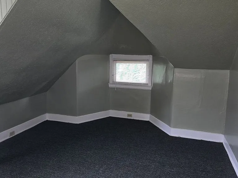 415 Belgravia Ct — Photo 4