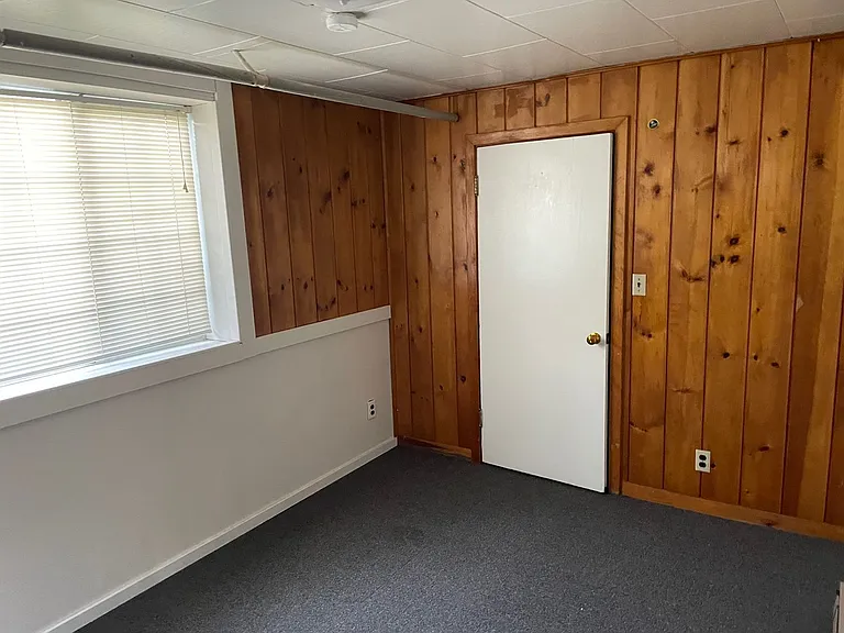 715 NE Stadium Way — Photo 16