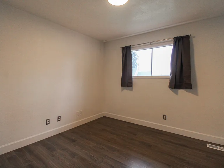 1170 Clearview Ave NE — Photo 22