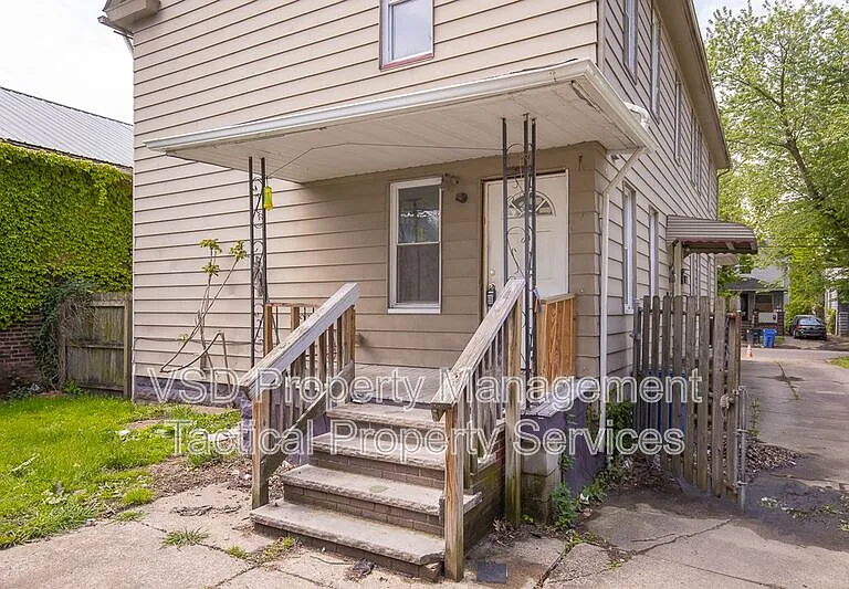 3651 E 55th St #3 — Photo 2