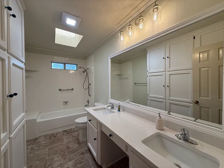 8707 Sandstone Dr — Photo 15