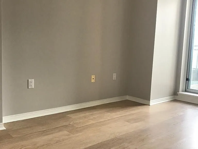 887 Bay St #1009 — Photo 16