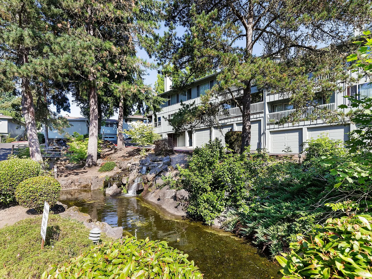 Roxclif Apartments — Photo 3
