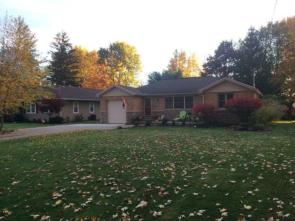 1st image of 43 Circle End Dr