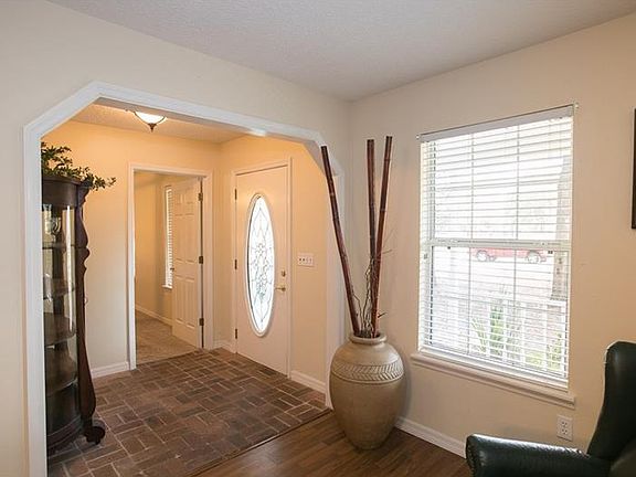 5th image of 26437 Troon Ave