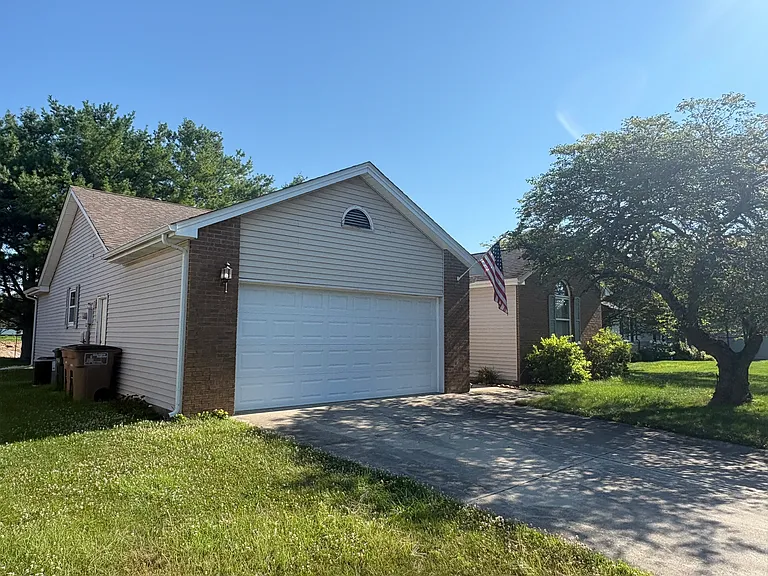2730 Cedar Ridge Dr — Photo 1