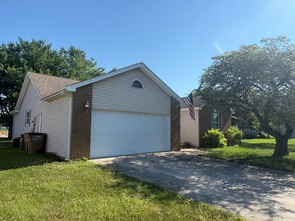2730 Cedar Ridge Dr, Columbus, IN 47203