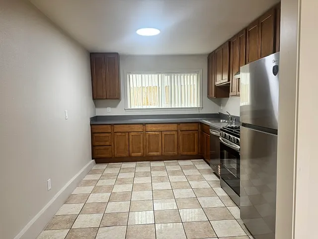2 bed, 1150 sqft, $2,395 — Photo 2