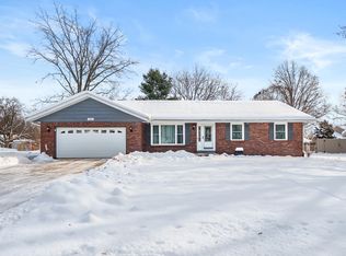 201 Mandalay Dr, Kalamazoo, MI 49009