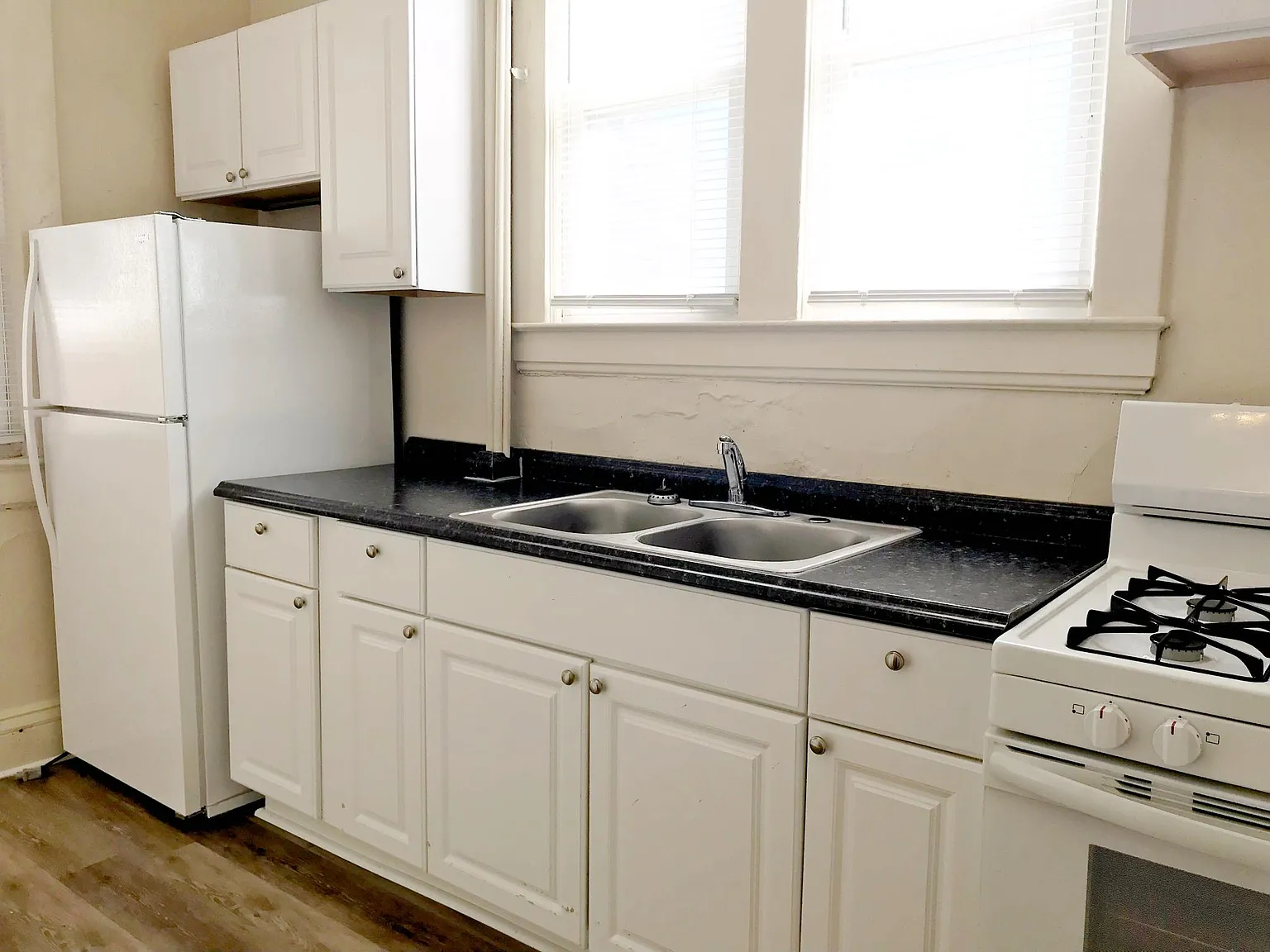 1 bed, 700 sqft, $675 — Photo 2