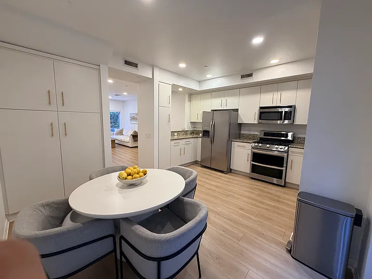 10918 Morrison St #3 — Photo 8
