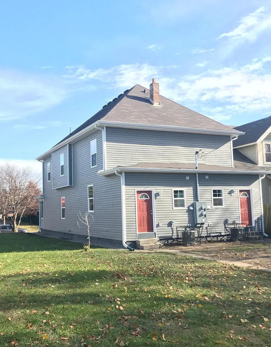 3 bed, 2.5 bath, 1500 sqft, $2,000 — Photo 2