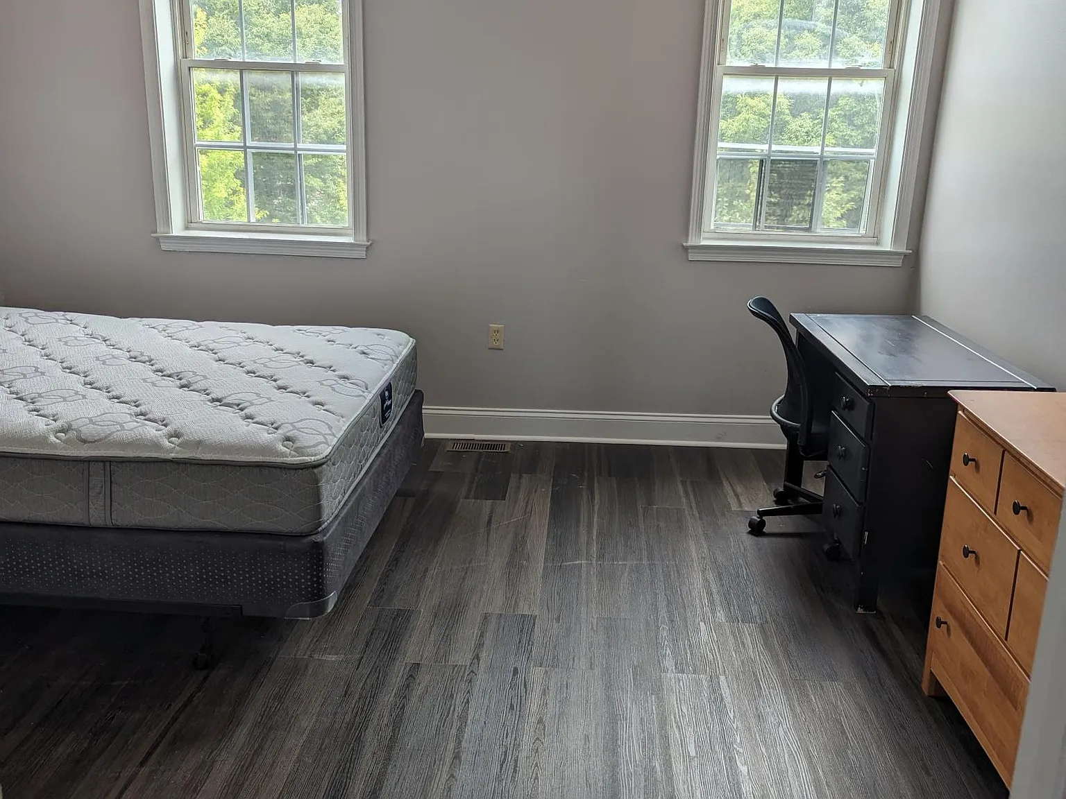 3 bed, 1600 sqft, $700 — Photo 1