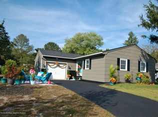 18 Concord Ln, Toms River, NJ 08757