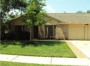 16930 Man O War Ln, Friendswood, TX 77546