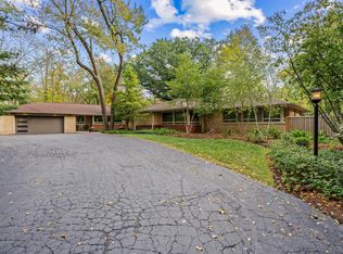 1601 E Dean Rd, Fox Pt, WI 53217